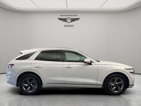Used 2026 Genesis GV70 2.5T Select AWD/4WD image 6