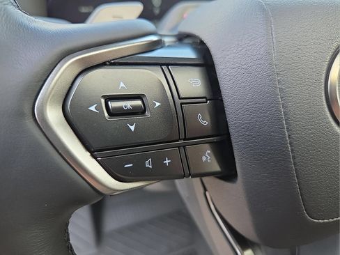 Used 2026 Lexus GX 550 AWD/4WD image 12