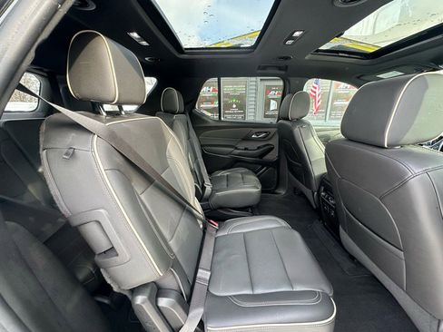 Used 2023 Chevrolet Traverse Premier image 16