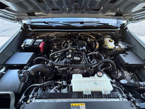 Used 2025 Toyota Tacoma TRD Off-Road image 30