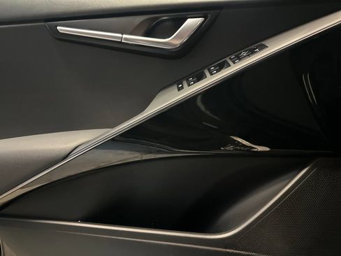 Certified 2023 Kia Niro EX image 13