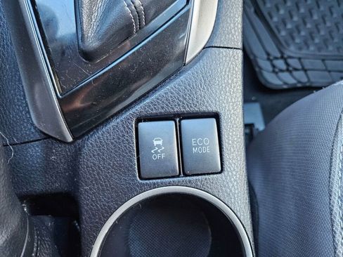 Used 2015 Toyota Corolla LE image 22