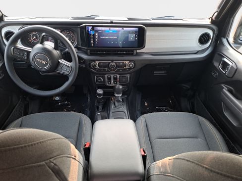 Used 2025 Jeep Wrangler Sport AWD/4WD image 9