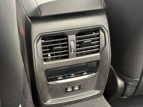 Used 2026 BMW 330i Sedan w/ M Sport Package image 16