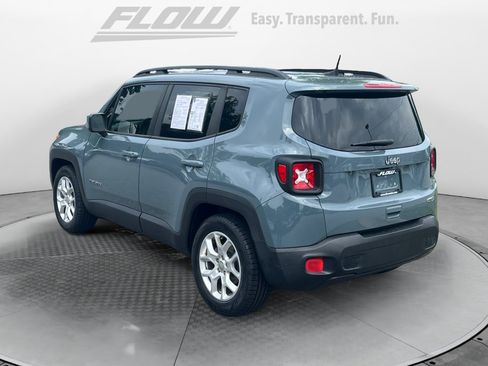 Used 2018 Jeep Renegade Latitude FWD image 6