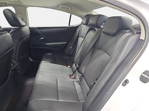 Used 2023 Lexus ES 250 w/ Protection Package (P2) AWD/4WD image 12