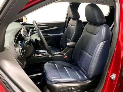 Used 2023 Chevrolet Bolt EUV LT w/ Convenience Package image 25