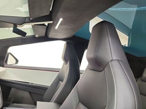 Used 2024 Tesla Cybertruck AWD Crew Cab image 29