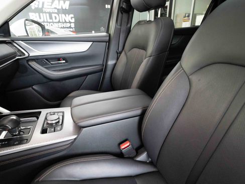Used 2024 MAZDA CX-90 Plug-In Hybrid w/ Premium Pkg AWD/4WD image 10
