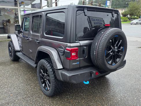 Used 2023 Jeep Wrangler Unlimited Sahara image 7