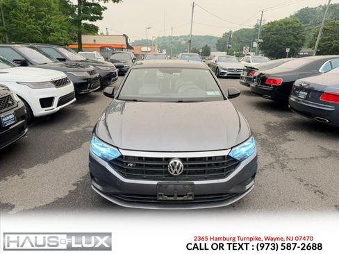 Used 2020 Volkswagen Jetta R-Line w/ R-Line Cold Weather Package FWD image 2