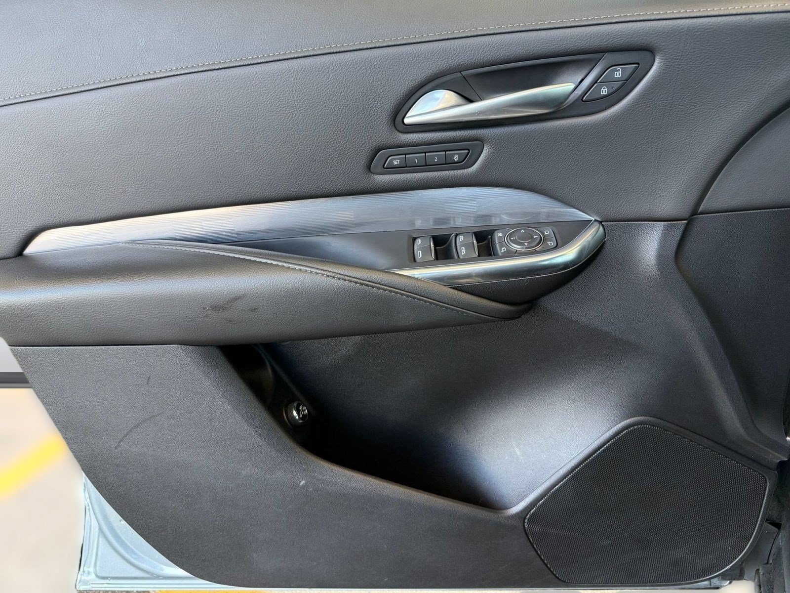 Used 2025 Cadillac XT4 Premium Luxury FWD image 30