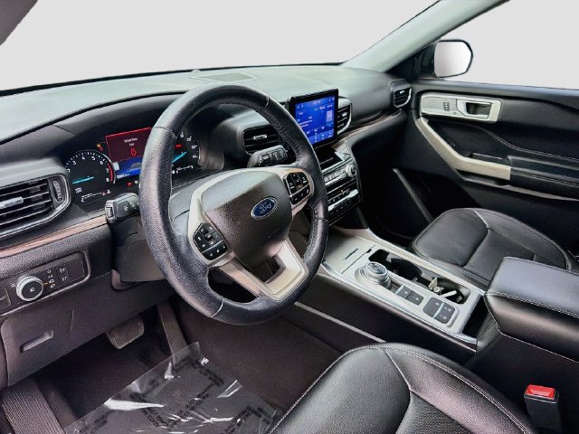 Used 2022 Ford Explorer Limited w/ Equipment Group 301A RWD image 9