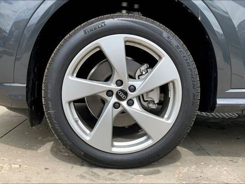 New 2025 Audi Q5 2.0T Premium Plus image 11