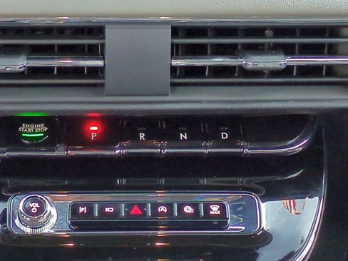 Used 2023 Lincoln Corsair Reserve w/ Towing Package image 19