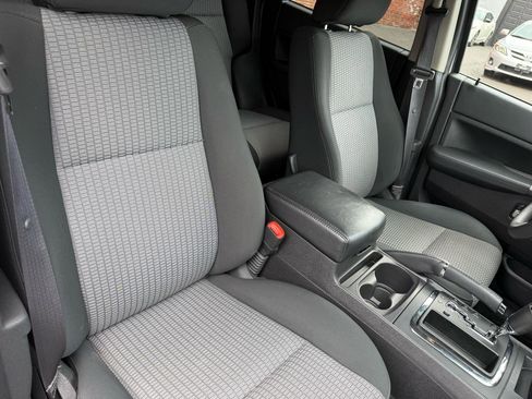 Used 2009 Jeep Grand Cherokee Laredo w/ Sun/Sound Group image 9