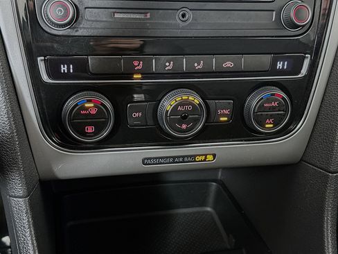 Used 2016 Volkswagen Passat 1.8T S image 14