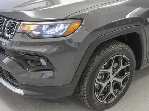 Used 2024 Jeep Compass Limited AWD/4WD image 4