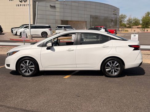 Certified 2025 Nissan Versa SV FWD image 3