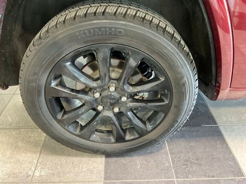 Used 2020 Jeep Grand Cherokee Altitude AWD/4WD image 6