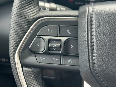Used 2026 Toyota Tundra Limited AWD/4WD image 43
