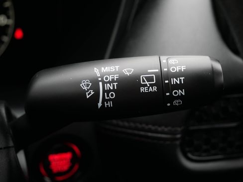 Used 2023 Honda HR-V LX image 32