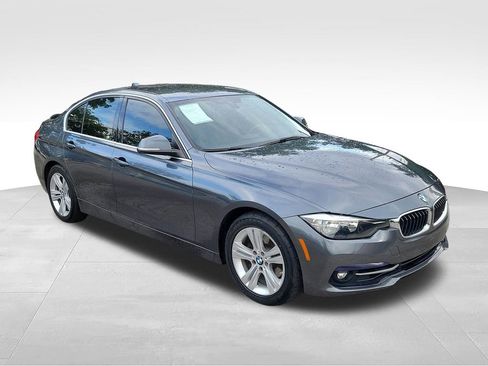 Used 2017 BMW 330i Sedan w/ Driver Assistance Package RWD image 1