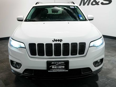 Used 2019 Jeep Cherokee Latitude Plus AWD/4WD image 6