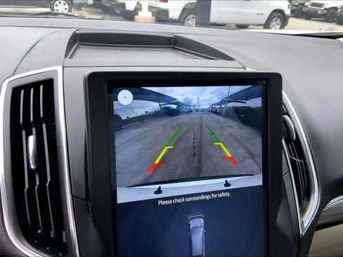 Used 2024 Ford Edge Titanium image 23