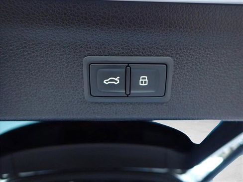 Used 2021 Audi Q3 2.0T Premium w/ Convenience Package image 8