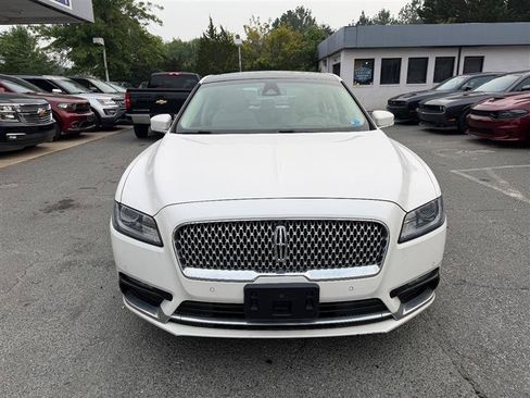 Used 2018 Lincoln Continental Select w/ Continental Climate Package AWD/4WD image 3