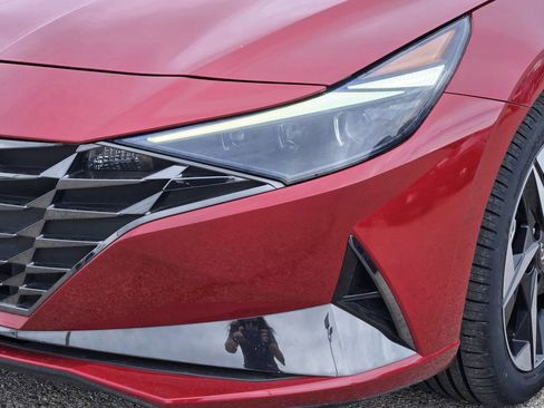 Used 2023 Hyundai Elantra Limited FWD image 7