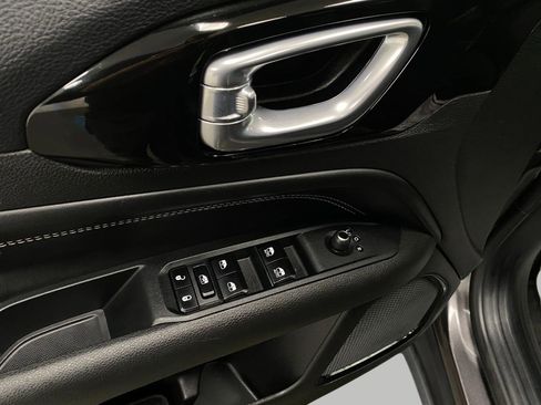 Used 2023 Jeep Compass Altitude w/ Convenience Group AWD/4WD image 29