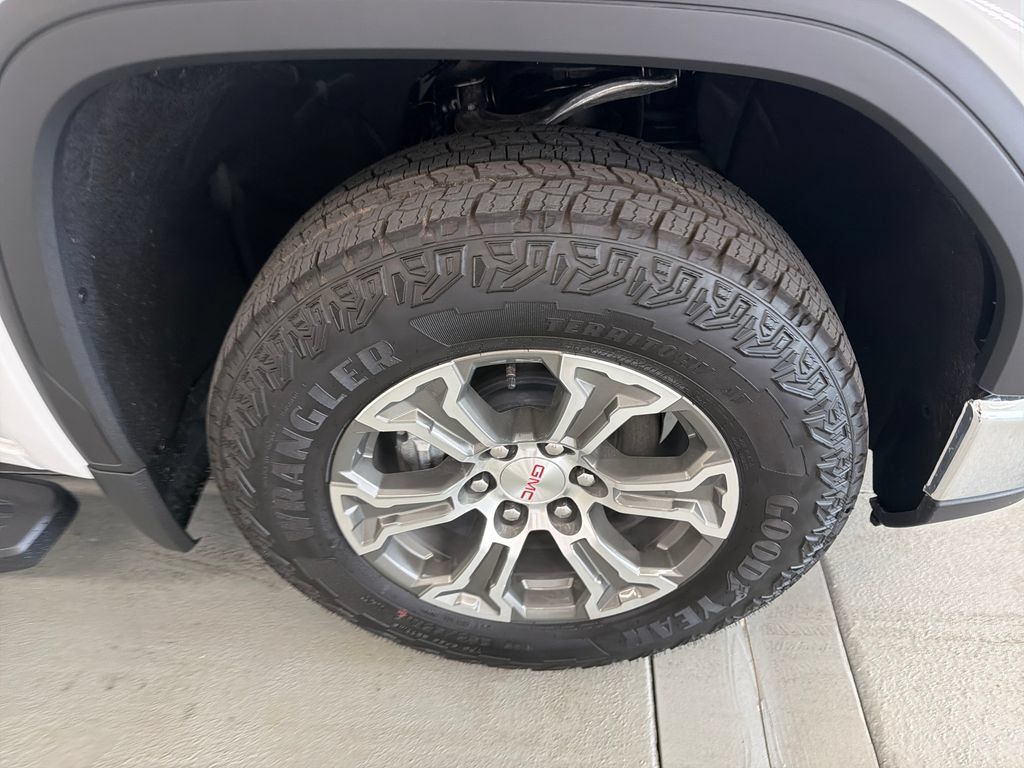 New 2026 GMC Sierra 1500 SLE AWD/4WD image 4