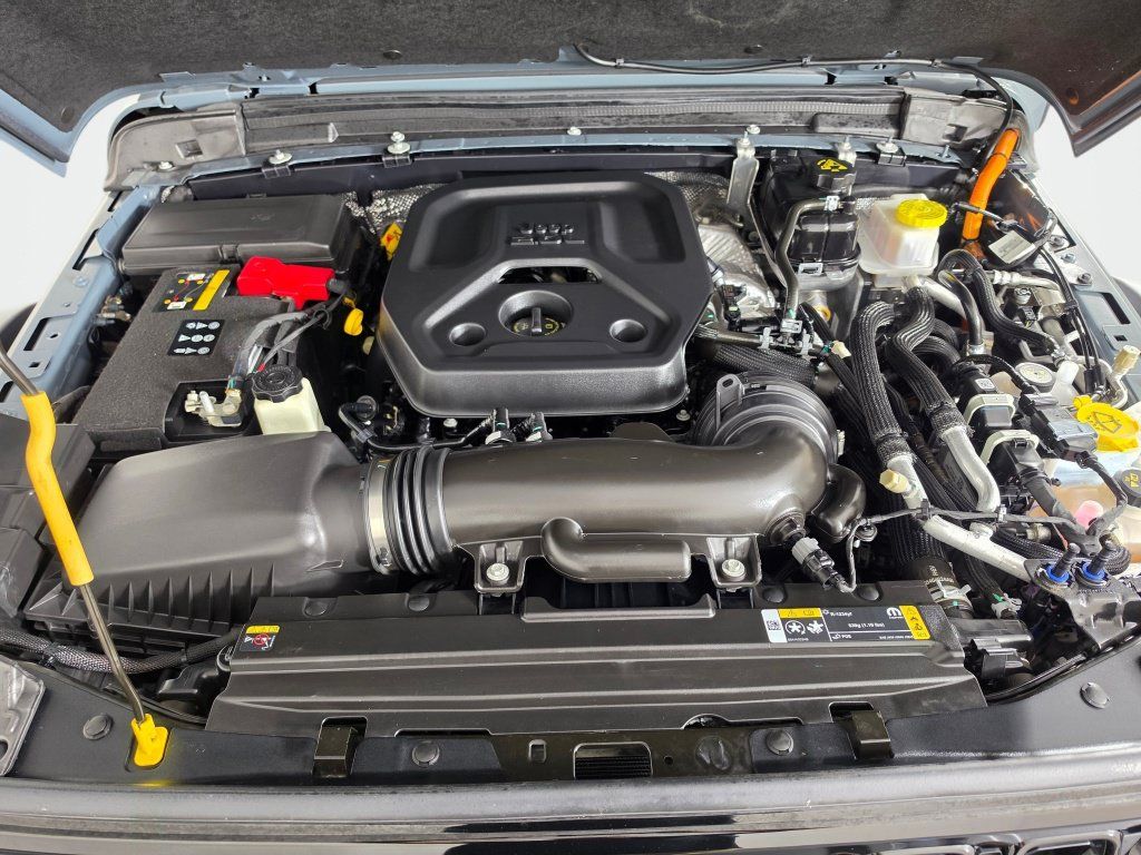 Used 2024 Jeep Wrangler Unlimited AWD/4WD image 12