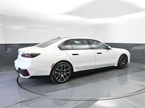 New 2026 BMW i7 eDrive50 w/ M Sport Package image 15