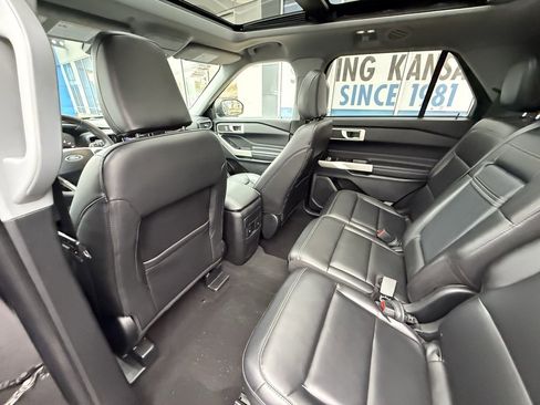 Used 2024 Ford Explorer XLT w/ Equipment Group 202A image 30