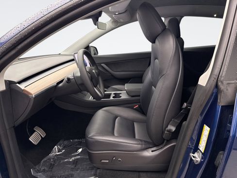 Used 2022 Tesla Model Y Performance image 11