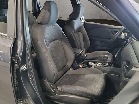 Used 2025 Subaru Forester Premium AWD/4WD image 24