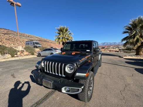 Used 2020 Jeep Gladiator Overland image 1