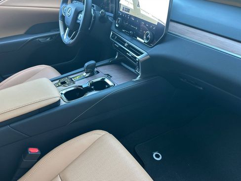 New 2026 Lexus RX 450h AWD image 13