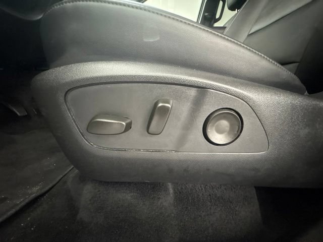 Used 2026 GMC Acadia Elevation w/ Elevation Premium Package FWD image 18
