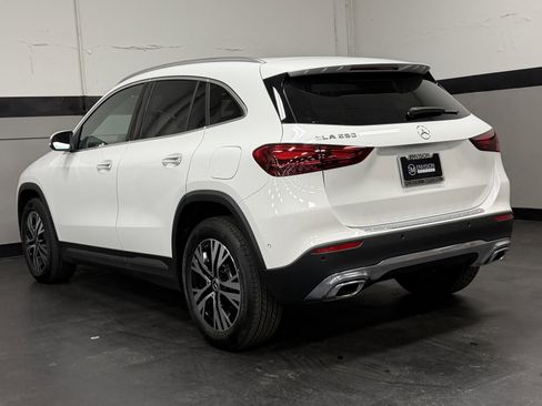 Certified 2025 Mercedes-Benz GLA 250 image 10