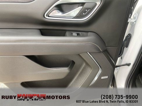 Used 2023 GMC Yukon SLT AWD/4WD image 21