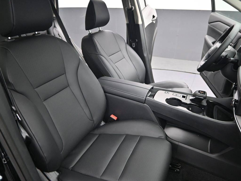 Certified 2026 Nissan Rogue Dark Armor FWD image 29