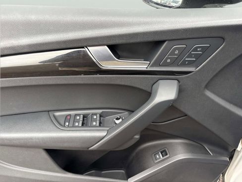 Used 2018 Audi Q5 2.0T Premium Plus w/ Premium Plus Package image 24