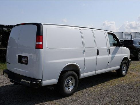 New 2025 Chevrolet Express 3500 w/ Driver Convenience Package image 22