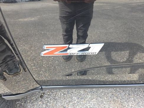 Used 2021 Chevrolet Colorado Z71 w/ Z71 Midnight Edition image 41