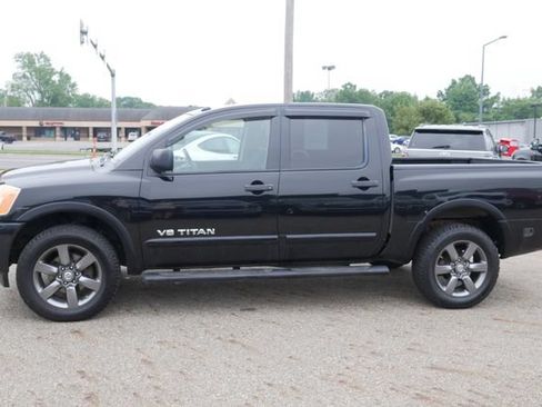 Used 2015 Nissan Titan SV w/ SV Value Truck Package AWD/4WD image 8