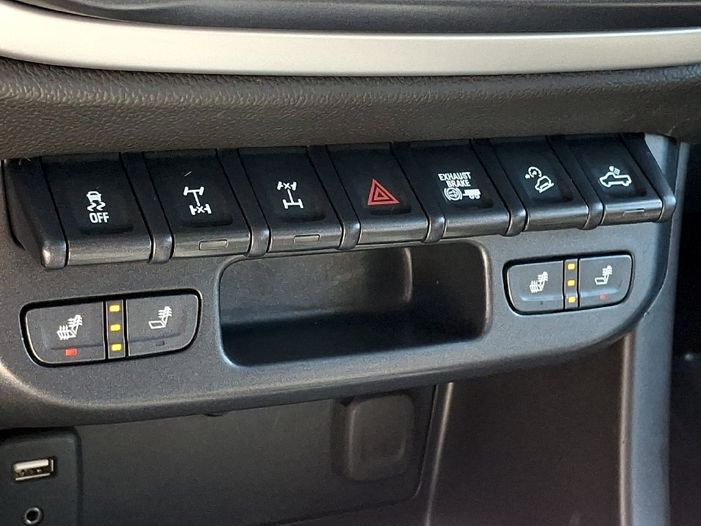 Used 2018 Chevrolet Colorado ZR2 w/ LPO, Premium Interior Package AWD/4WD image 25